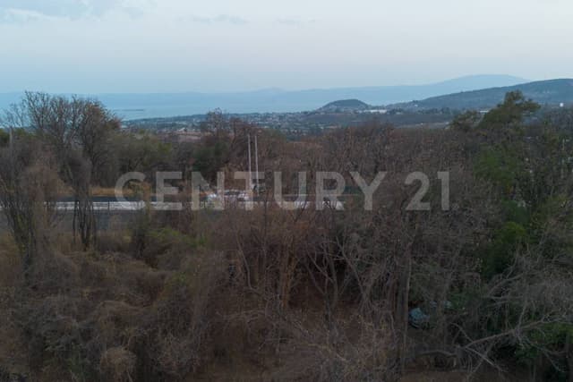Lote en venta con Vista al Lago en Chapala Haciendas