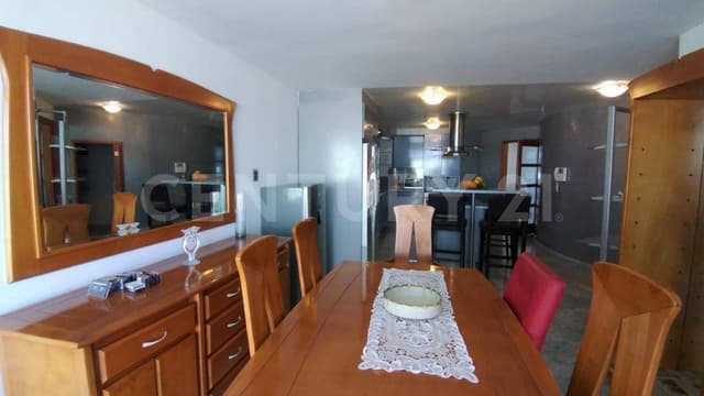 CASA RESIDENCIAL CON AMPLIOS ESPACIOS EN LA MEJOR UBICACION