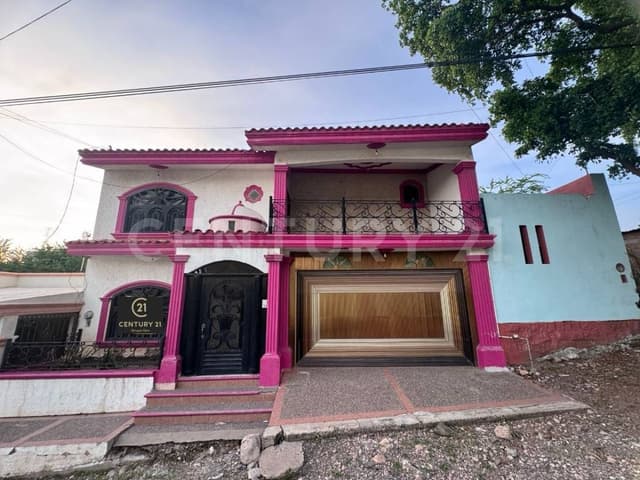 CASA EN VENTA EN FRANCISCO I MADERO