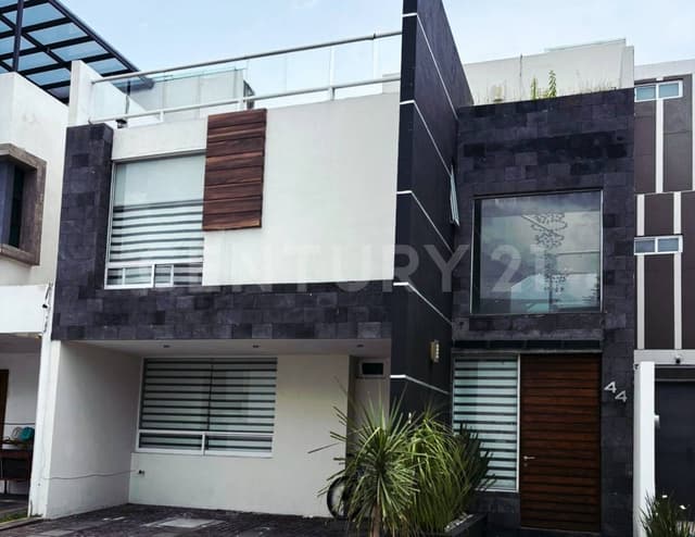 Casa en Venta en Parque Yucatan con Roof Garden - Lomas de Angelópolis