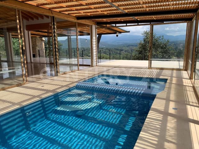 CASA EN VENTA, AVÁNDARO, VALLE DE BRAVO