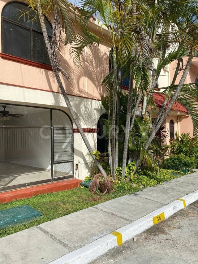 Venta casa en Zona Estrategica de Cancun YP0725