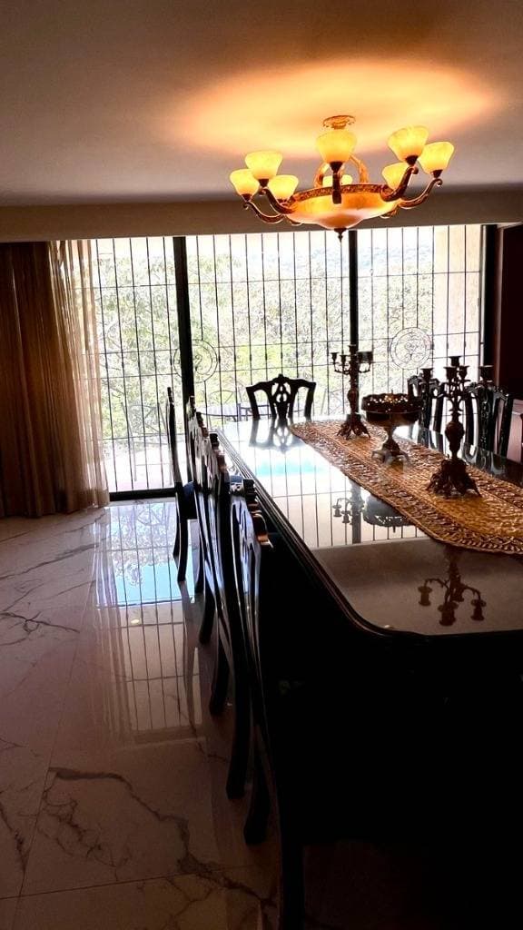 Residencia de Lujo en El Palomar con vista a la cañada