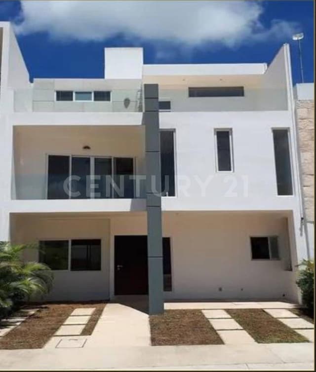 CASA EN VENTA EN RESIDENCIAL ARBOLADA C4115