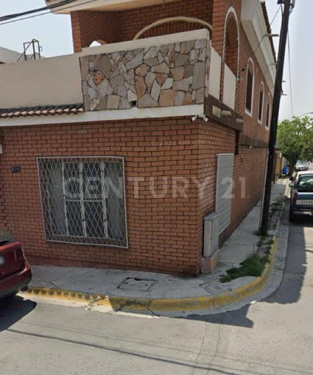CASA EN VENTA EN COL. VILLA MITRAS EN MONTERREY