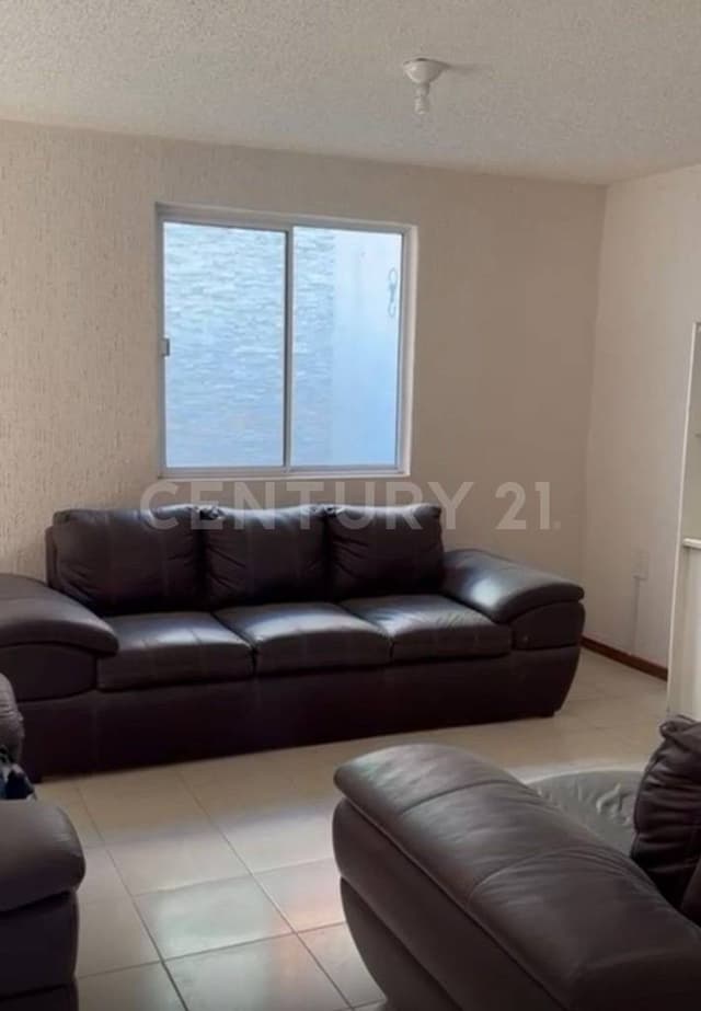 Venta de Casa en dos niveles en Privadas San Fernando