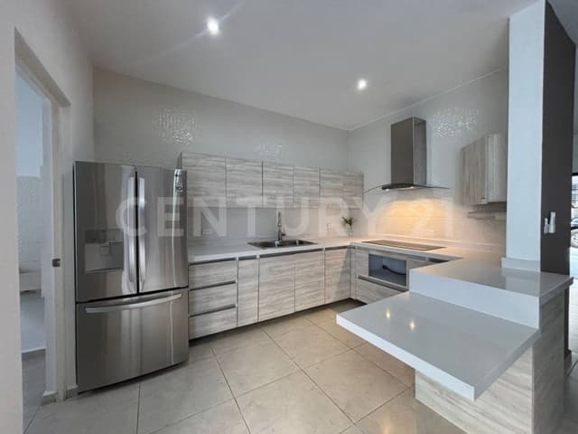 CASA EN RENTA | REAL DEL VALLE | SANTA CATARINA, NL | AMUEBLADA