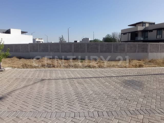 Venta de terreno en fraccionamiento Carlota hacienda vanegas, Corregidora, Qro.