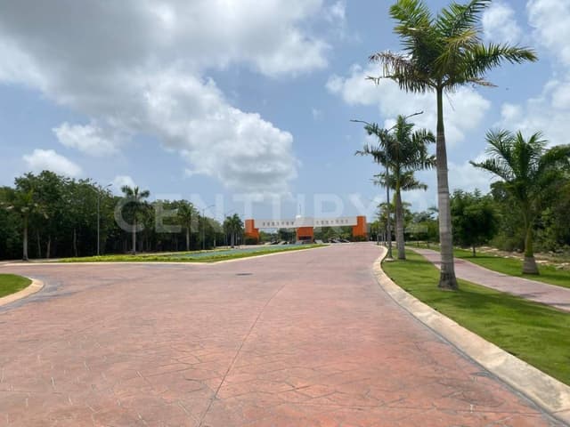 Terreno Comercial en Venta, Av Huayacan, Via cumbres