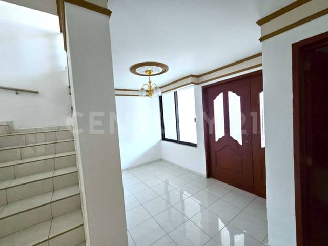 CASA EN VENTA JARDINES UNIVERSIDAD