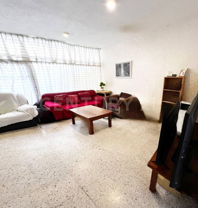 se vende casa amplia, con departamento independiente
