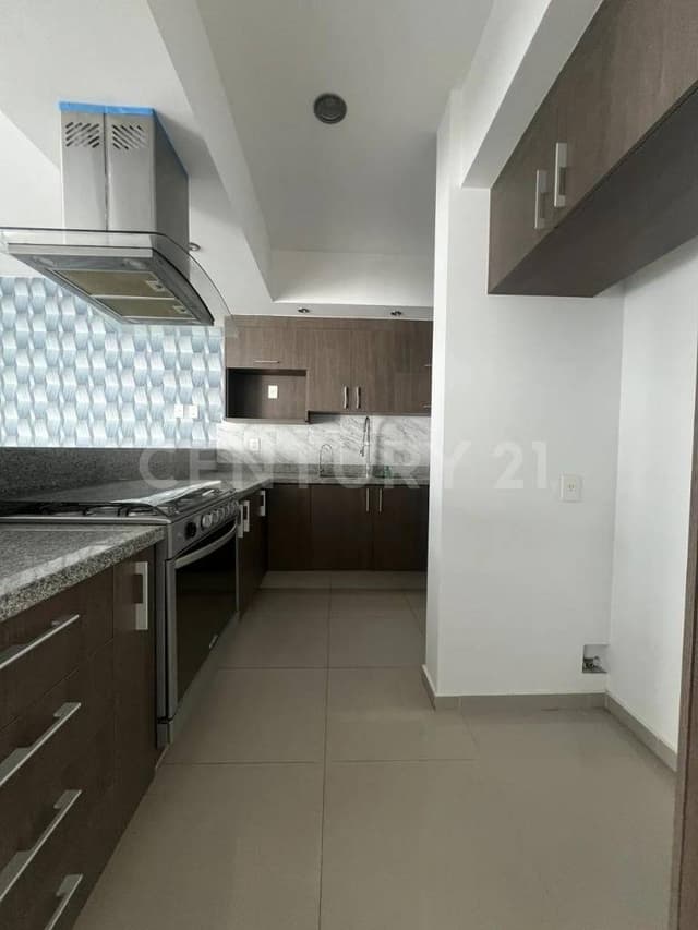 Casa en renta, Col. Valle Imperial, Zapopan, Jal.