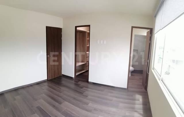 Amplia Residencia en Zona dorada de San Mateo Atenco.