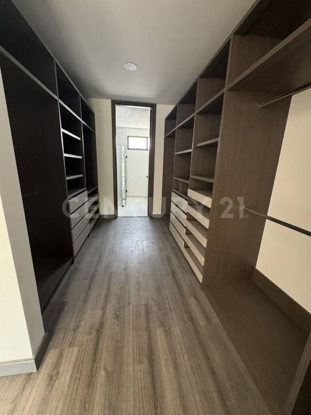 VENTA AMPLIA RESIDENCIA 3 RECÁMARAS y SOTANO GRAN RESERVA,LOMAS ANGELÓPOLIS III