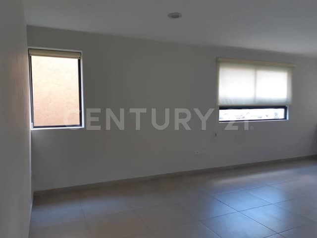 RENTA DE DEPARTAMENTO CON JARDÍN EN ZEREZOTLA, JUNTO A CLUB DE GOLF LA HUERTA!