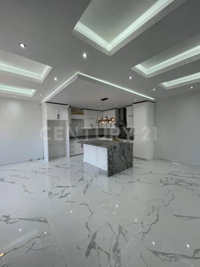 Casa Nueva en Venta en Chapultepec Comercial, Ensenada, Baja California