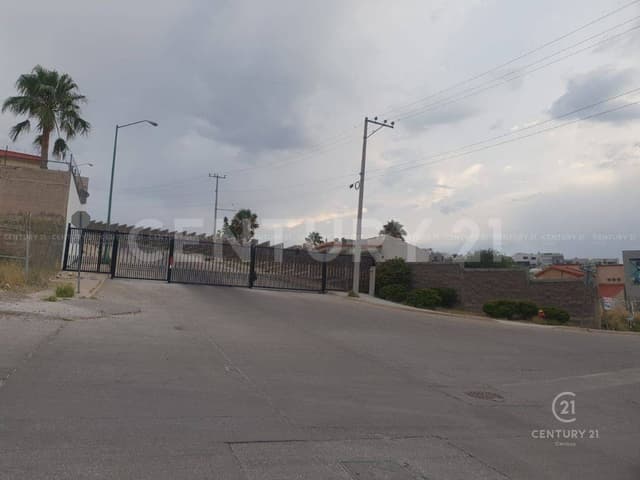 DEPARTAMENTO AMUEBLADO EN RENTA EN RESIDENCIAL CUMBRES, CHIHUAHUA CHIH.