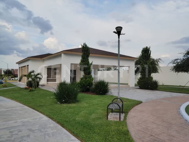 CASA NUEVA EN RENTA
