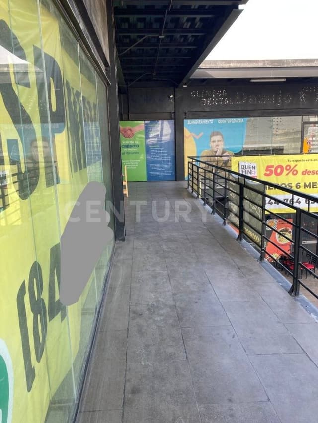 RENTA LOCAL COMERCIAL PLAZA NUBES EN SALTILLO