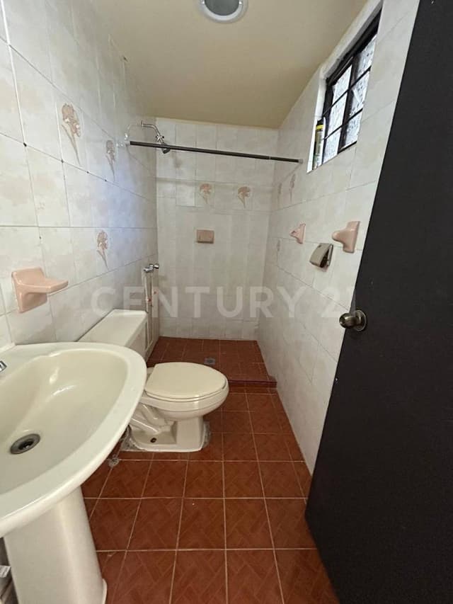CASA EN RENTA EN COL. DEL PASEO EN MONTERREY