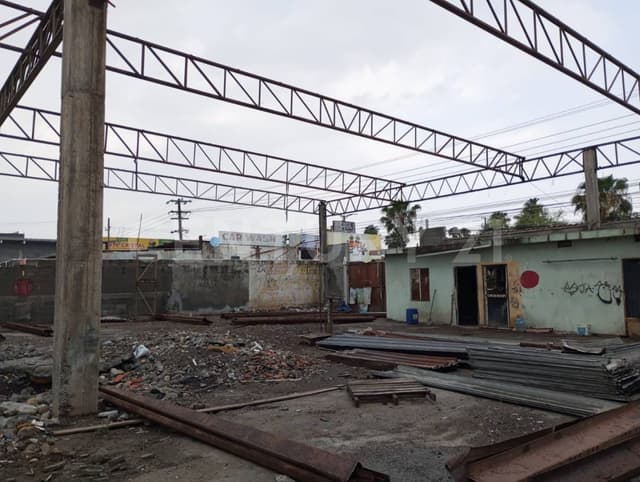 Terreno Industrial / Comercial en Venta