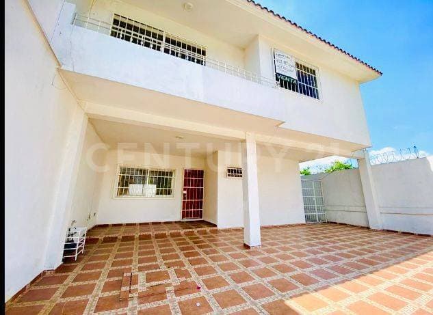 CASA EN RENTA, RESIDENCIAL ÁNGELES IXTACOMITÁN, VILLAHERMOSA TABASCO
