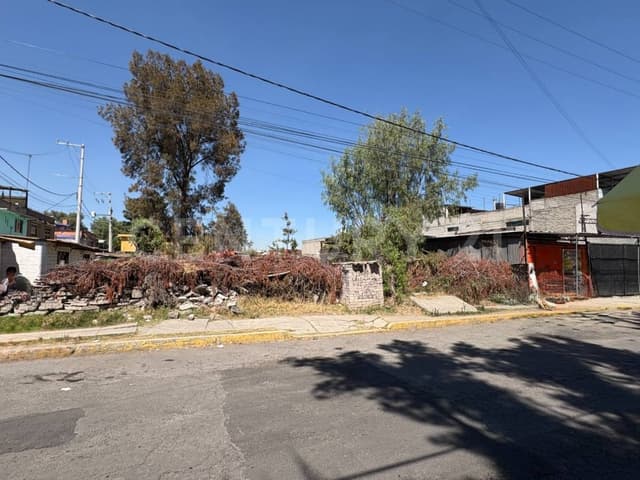 Venta de Terreno en Esquina , cerca de Sn Cristobal Centro