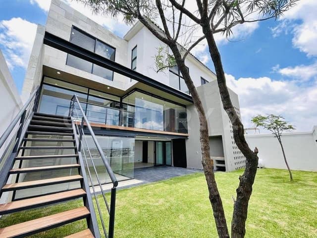 ESTRENA EXCLUSIVA CASA DE DOBLE VISTA EN RESIDENCIAL GRAN RESERVA