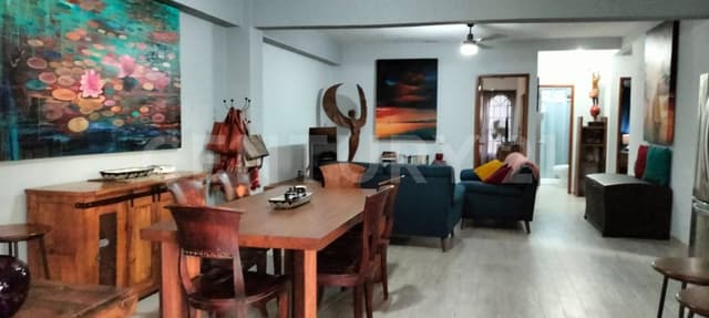 CASA AMPLIA CON JARDIN +2 DEPARTAMENTOS ¡VIVE Y GANA UN INGRESO EXTRA !