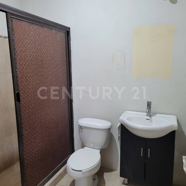 CASA EN VENTA EN COL. CUMBRES 5 SECTOR