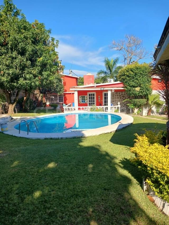 Venta casa con alberca en Temixco, Morelos