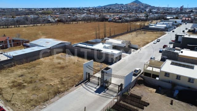 - EN VENTA TERRENO EN AV. VENEZUELA EN CD. CUAUHTEMOC, CHIH