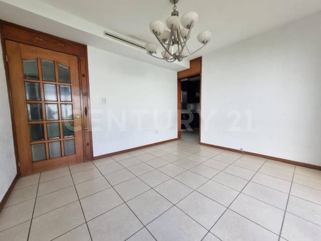 CASA EN VENTA EN LAS QUINTAS