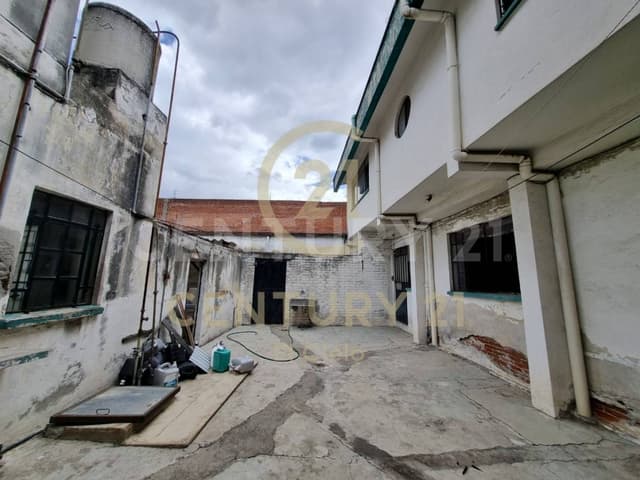 OPORTUNIDAD ÚNICA EN EL CORAZÓN DE PUEBLA: CASA EN VENTA PARA DESARROLLAR