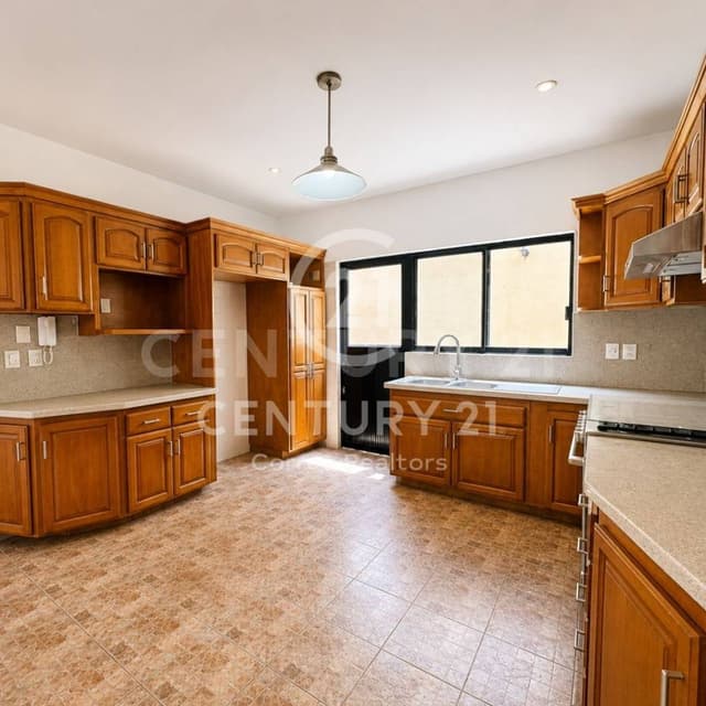 Casa en Venta en Loma Real