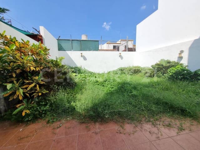 CASA EN VENTA EN LAS QUINTAS