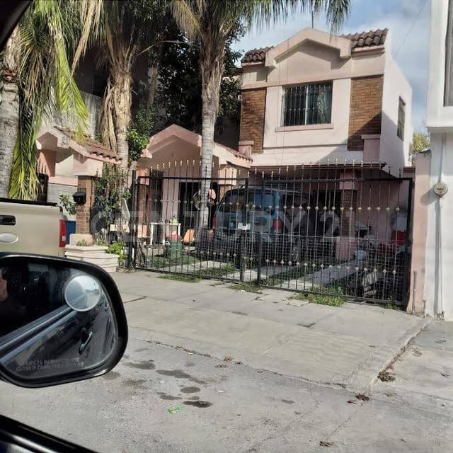 CASA EN VENTA EN COL. DEL MAESTRO EN MONTERREY