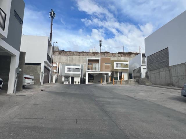CASA EN RENTA EN VISTAS DE SANTA FE, TIJUANA BAJA CALIFORNIA.