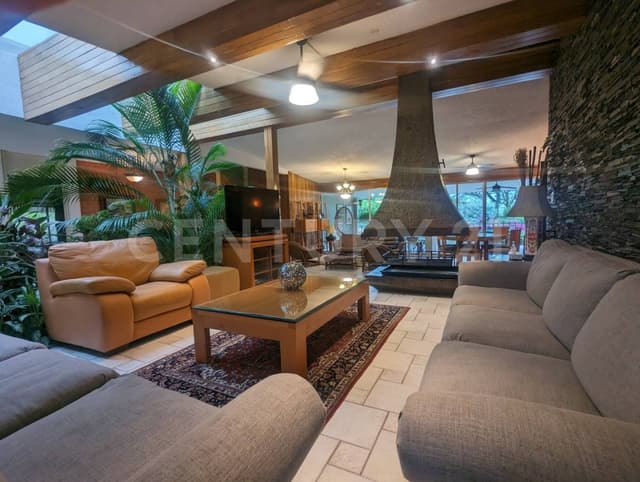 Quinta en Venta, Jardines de Ahuatepec, Cuernavaca.