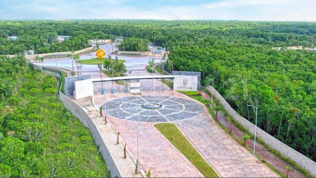 VENTA LOTES residenciales en LAUSANA Cancun Q. Roo OFC4624