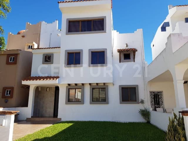 RENTA DE CASA EN QUINTAS DEL MAR