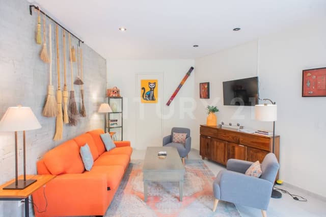 Imagine despertar en esta impresionante casa de cristal en Atascadero.