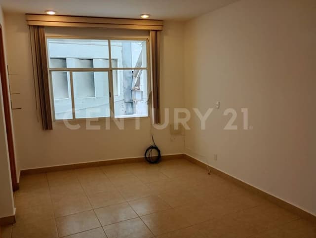 En 1er piso, a media cuadra de PArque San Lorenzo