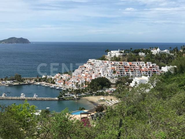 Terreno frente al Mar en Península de las Hadas