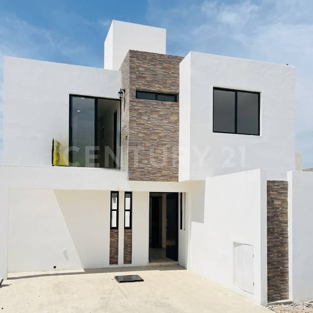 Casa en Venta en Laguna de Santa Rita | 4 Recámaras + Casa Club Premium
