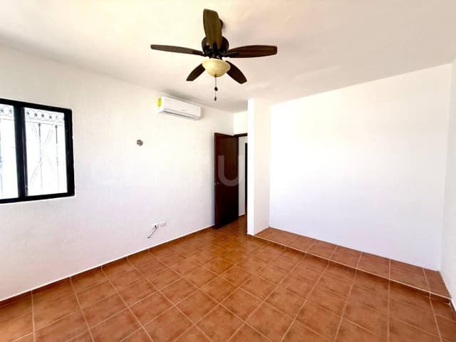 Casa en renta son muebles en la Toscana , Playa del Carmen ideal para oficinas