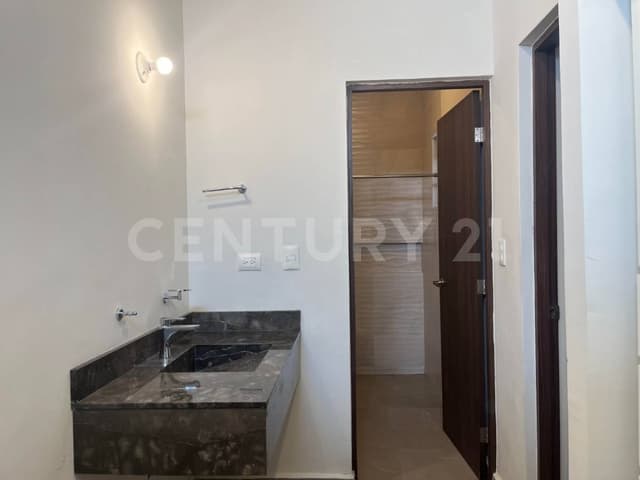 CASA EN VENTA EN COL. RESIDENCIAL CUMBRES LA JOYA EN MONTERREY,N.L.