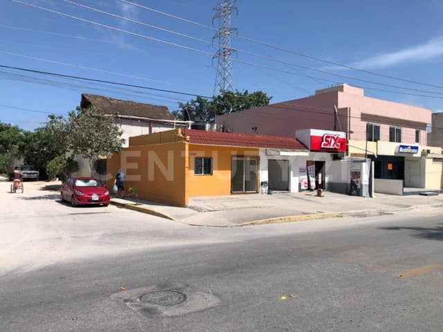 Propiedad Comercial con 3 Locales y Uso Mixto