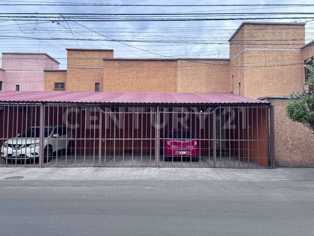 Renta de Casa en Condominio Los Vitrales