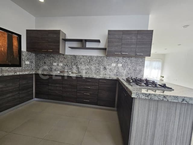 CASA EN VENTA, CUMBRES 7 ALTOZANO, CARR. VILLAHERMOSA A MACUSPANA, TABASCO